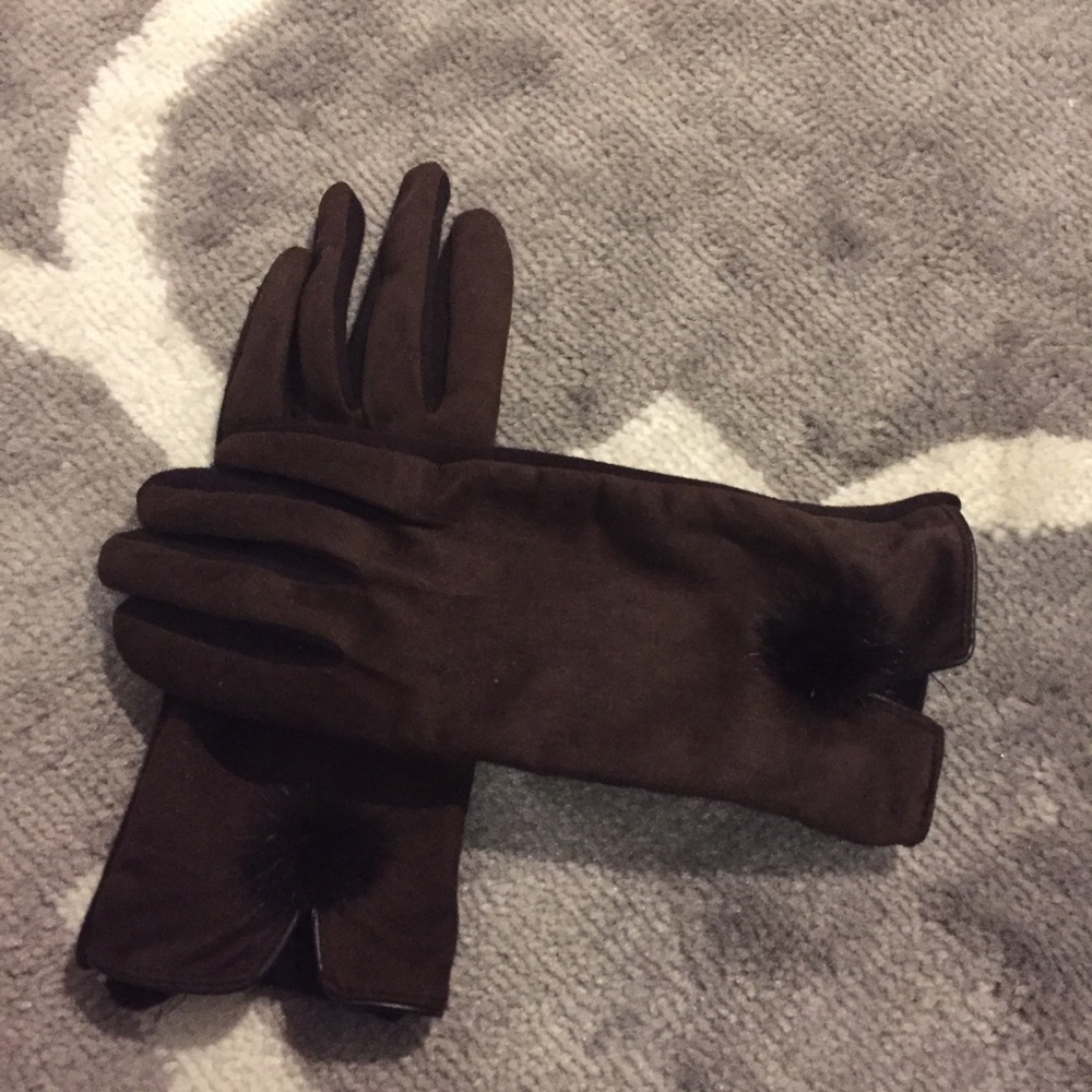 Elegant brown faux suede gloves with fur Pom Pom